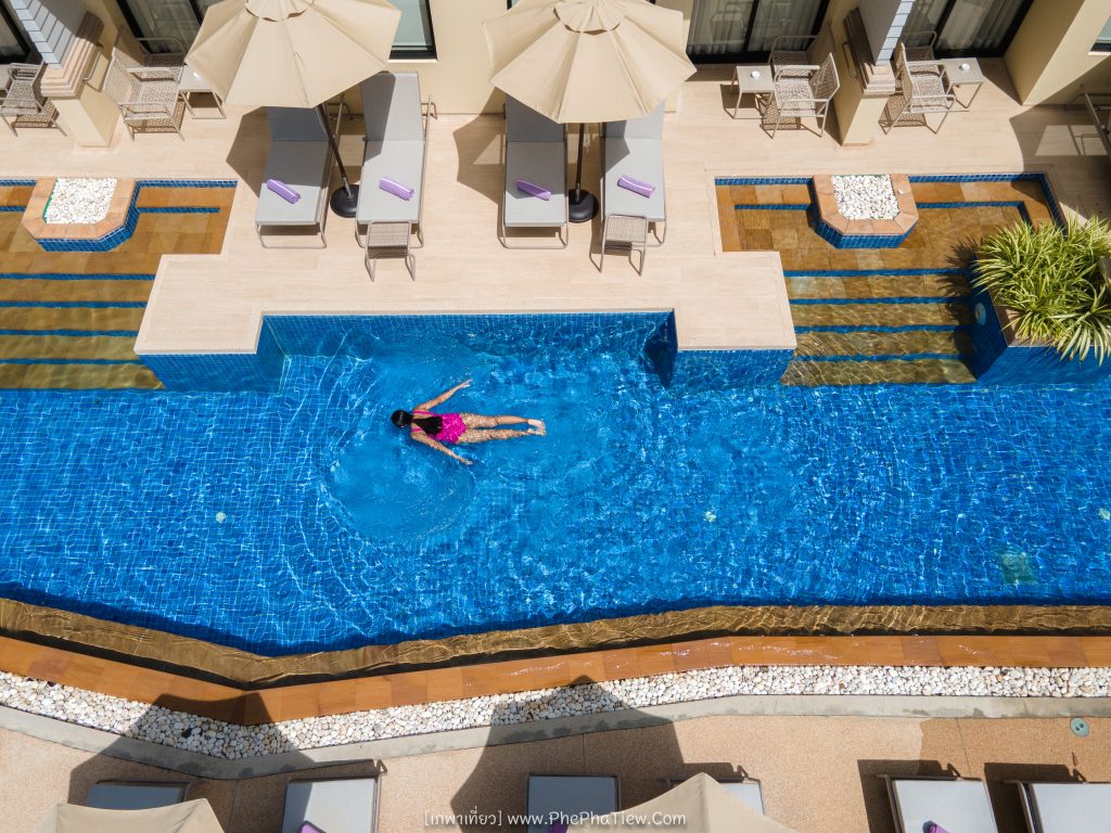 Holiday Inn Resort Phuket pool access